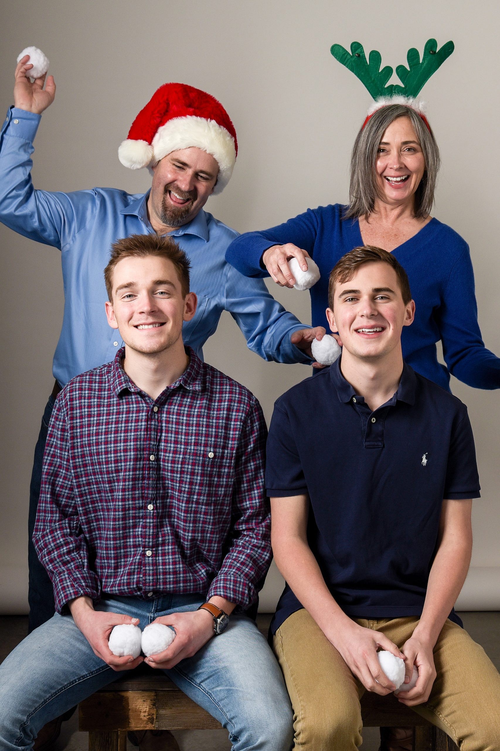 Family Holiday pictures in the studio - Portland, Oregon - Anna Graf Photography