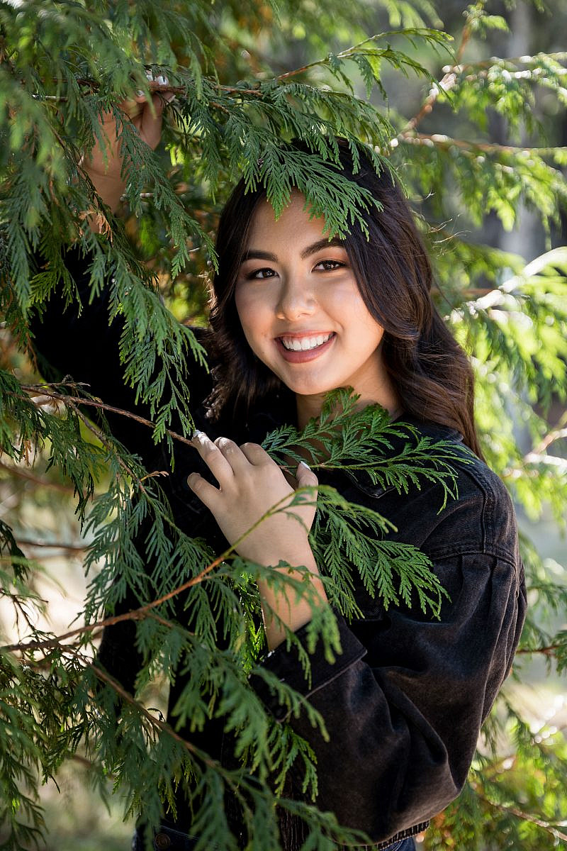 Senior-Picture-Portland-Forest-Trees-Nature-AnnaGrafPhotography